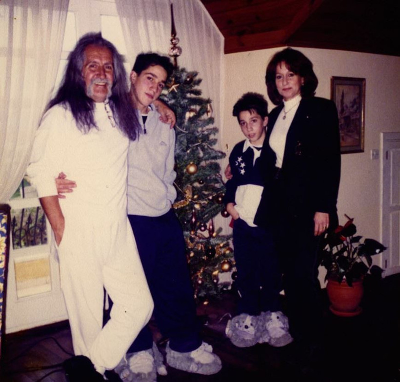 Türk Müziği’nin dev ismi Barış Manço’nun hiç görmediğiniz çocukluk karesi olay oldu! 7'den 77'ye herkesin sevgilisiydi - Resim: 57