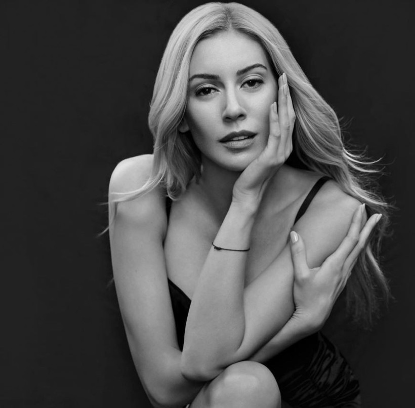 Sinem Kobal kızlarıyla doğayla baş başa: Mutluluk pozları mest etti! - Resim: 24