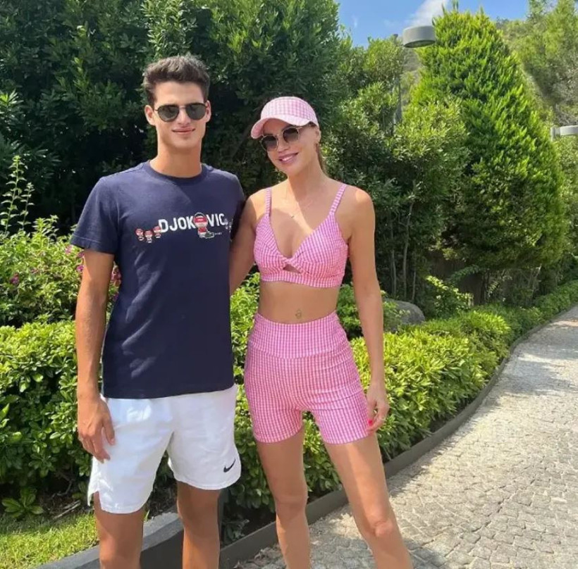 Ebru Şallı’dan gelin adayıyla yemekte: 20’lik yakışıklı Beren Tan’ın sevgilisi Laçin Terlemez ile ilk pozu! - Resim : 3