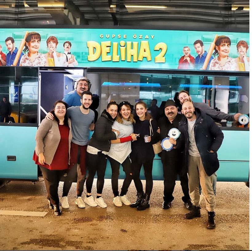 Çocukluk fotoğrafındaki o minik kız şaşırttı! Şu an tüm Türkiye'nin tanıdığı bir isim - Resim: 13