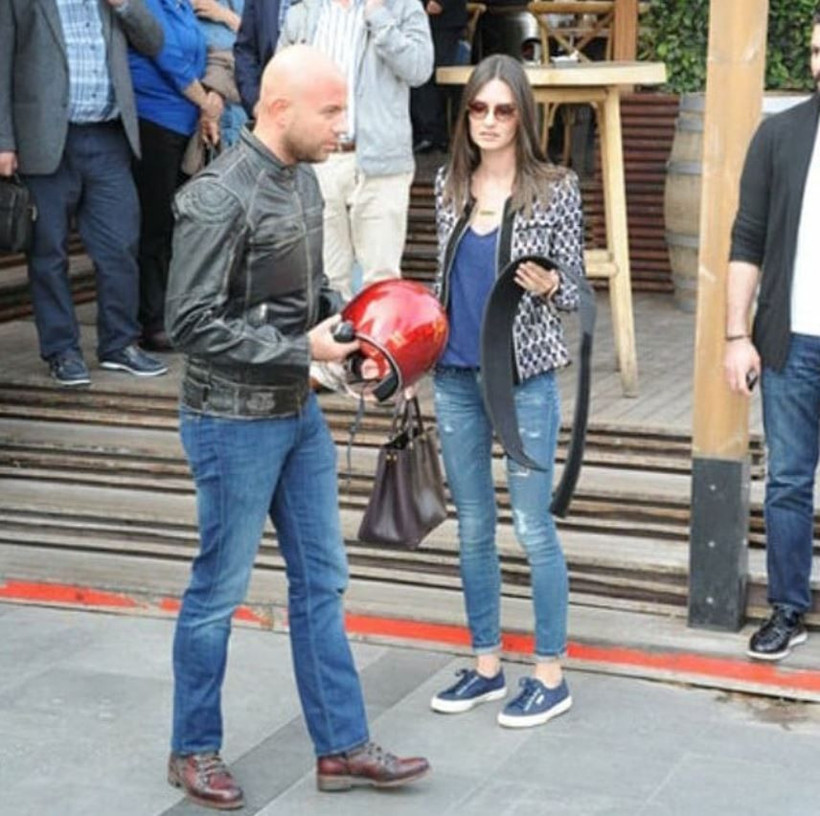 Yasemin Ergene’den ayrılan İzzet Özilhan eğlencede yakalandı: Bekar hayatına hızlı giriş yaptı - Resim: 44