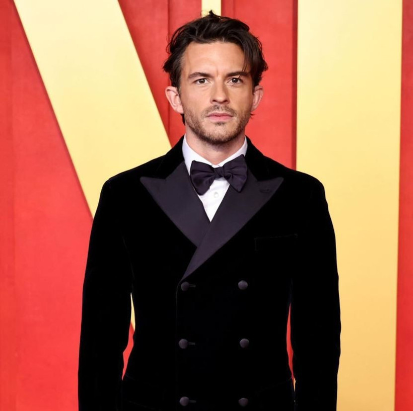 2025 yılının yaşayan en seksi erkeği Jonathan Bailey seçildi! Bridgerton ve Wicked’in yıldızı eşcinsel olduğunu açıklamıştı - Resim: 25