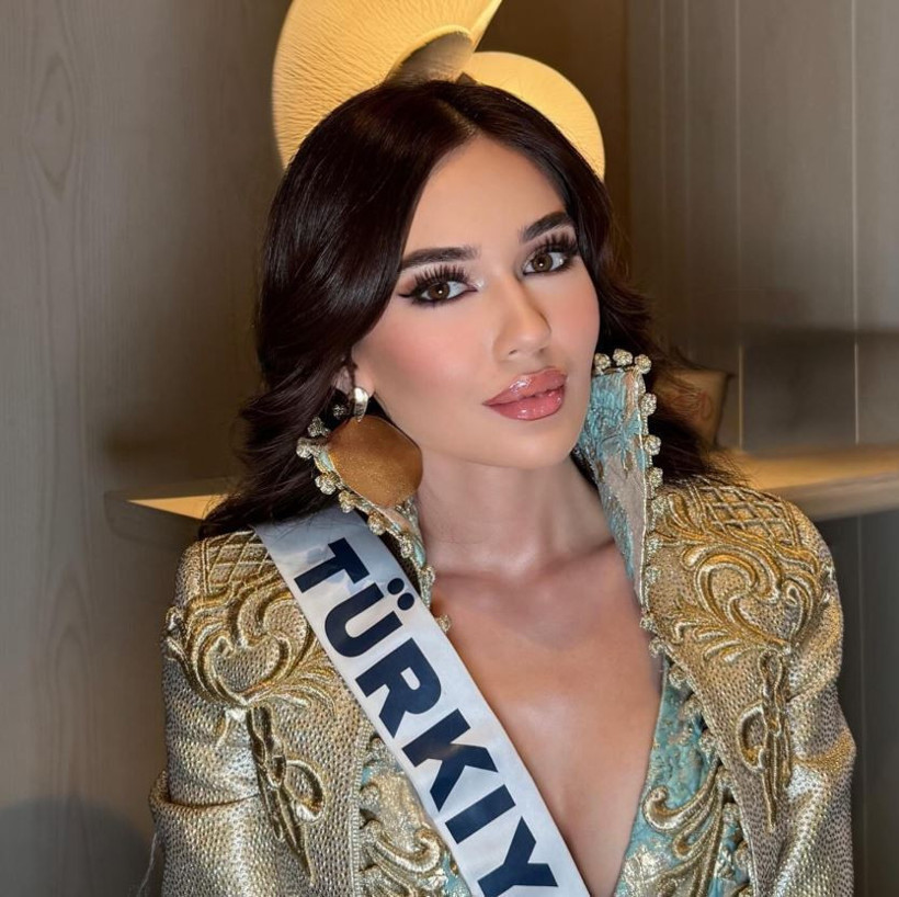 Hürrem Sultan gibi sahneye çıktı: Türkiye güzeli Ceren Arslan Kainat Güzellik Yarışması'na damga vurdu! - Resim : 4