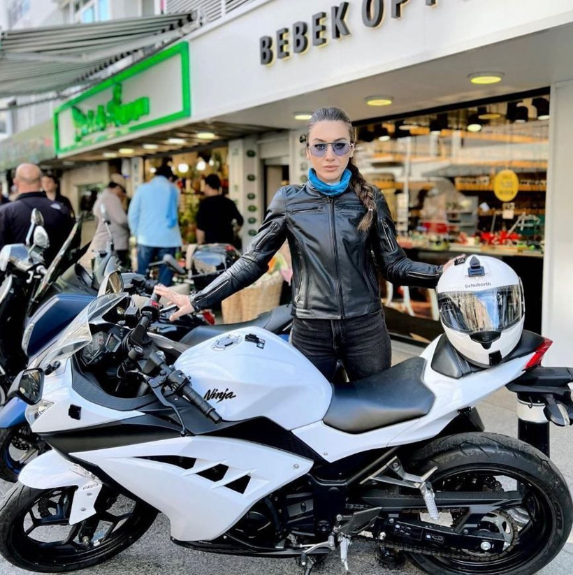 ‘Sabri Reyiz’in eşi Yağmur Sarıoğlu ilk kez konuştu: 15 yıllık evlilik bitiyor mu? Futbol dünyasını sarsan iddia! - Resim: 23