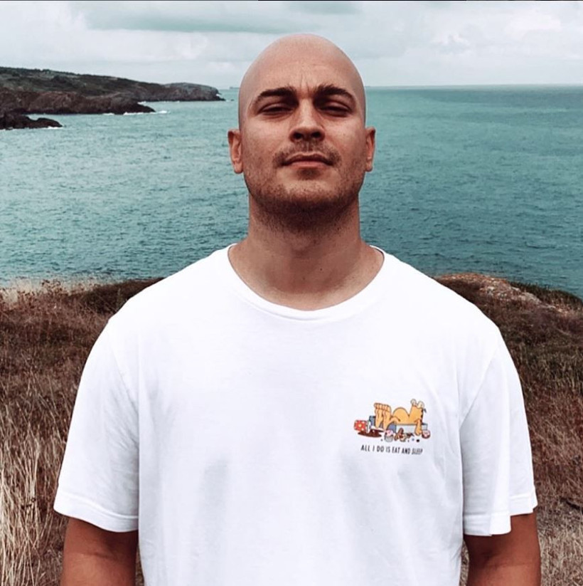 Sevimli köpekle oynayan bu çocuk Türkiye’nin en ünlü oyuncusu! Eşref Rüya’nın ağır abisi kim? - Resim: 10