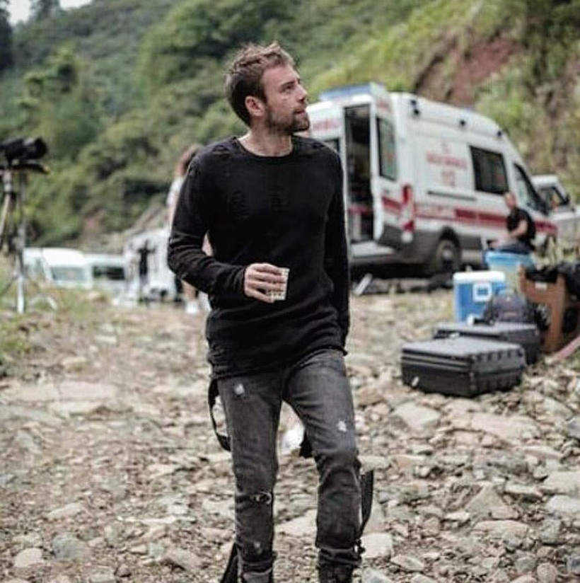 Ünlü şarkıcı Murat Dalkılıç'ın son hali hayranlarını endişelendirdi! 12. kez bıçak altına mı yattı? - Resim: 8