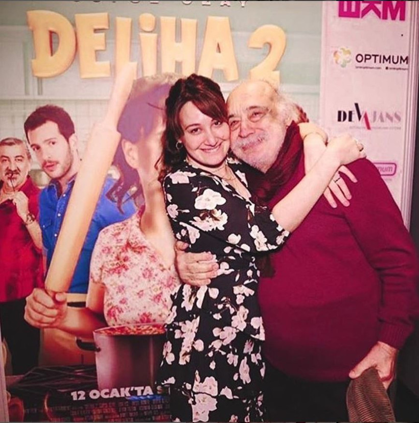 Çocukluk fotoğrafındaki o minik kız şaşırttı! Şu an tüm Türkiye'nin tanıdığı bir isim - Resim: 6