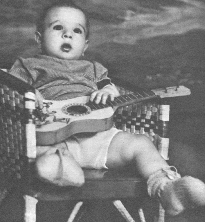 Türk Müziği’nin dev ismi Barış Manço’nun hiç görmediğiniz çocukluk karesi olay oldu! 7'den 77'ye herkesin sevgilisiydi - Resim: 45