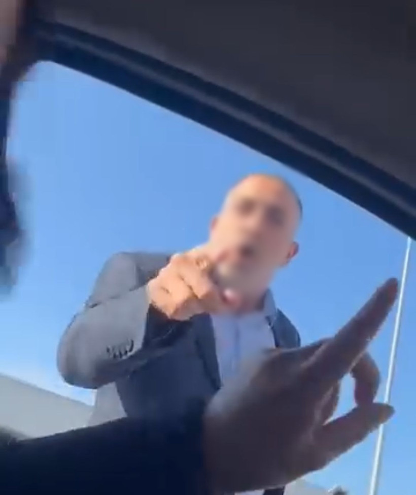 Bursa'da 'yol verme' tartışması kamerada - Resim : 1