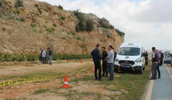 Görenler hemen polise haber verdi: Örtüye sarılı bulundu - Resim: 4