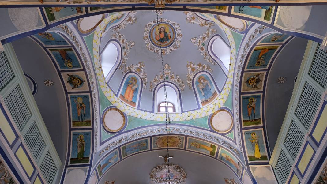 1700 yıllık Aya Eleni Kilisesi'nin sırrı ortaya çıktı! Okuyan Türklerin tüyleri diken diken oluyor - Resim: 7