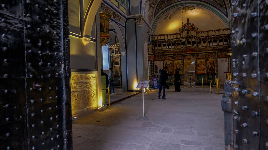 1700 yıllık Aya Eleni Kilisesi'nin sırrı ortaya çıktı! Okuyan Türklerin tüyleri diken diken oluyor - Resim: 6