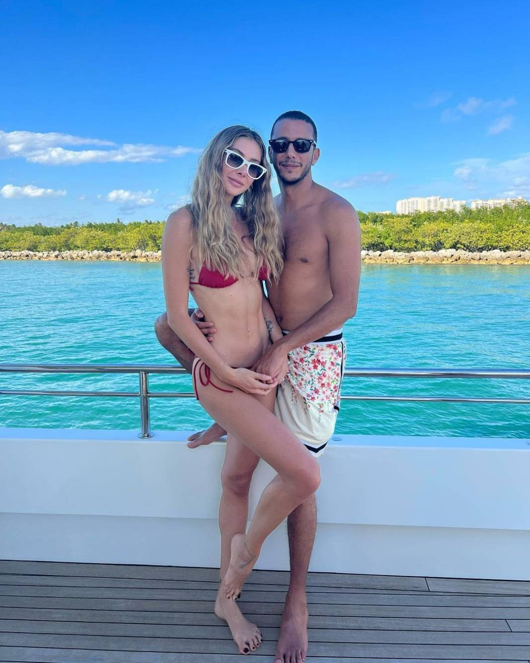 Şeyma Subaşı'nın nikahına kızı Melisa'nın kombini nikaha damga vurdu! Herkes nikahı unutup eleştirdi - Resim: 18