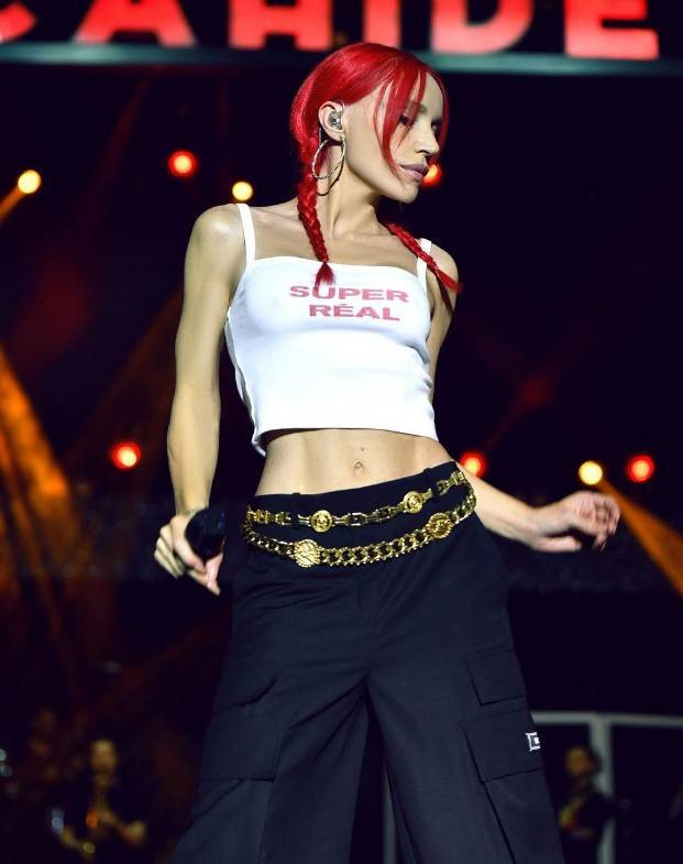 Pantolonun üzerine iç çamaşırı giyen Gülşen gündem oldu. Arda Kural’ın yorumu dikkat çekti - Resim: 9