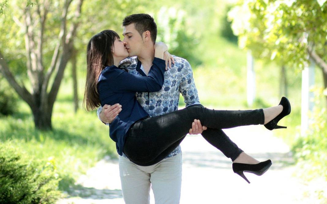 Aşkı en derin yaşayan 5 burç. Ayaklarınızı yerden kesiyorlar - Resim: 32