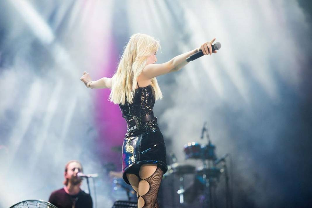 Aleyna Tilki’nin minik bikinisi olay oldu! Yorum yağdı - Resim: 18