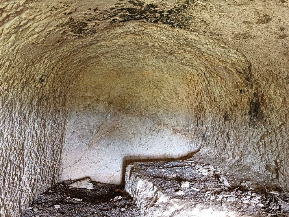 Kastamonu’da 2 bin 700 yıllık kaya mezarlık yok olmak üzere - Resim: 16