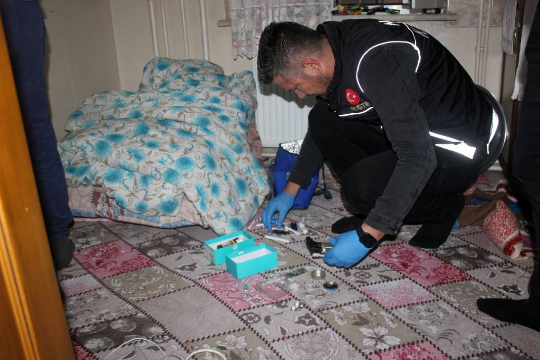Uyuşturucu ticareti yapan örgüte operasyon: 17 gözaltı - Resim: 13