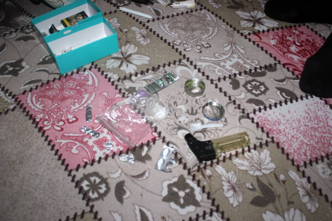 Uyuşturucu ticareti yapan örgüte operasyon: 17 gözaltı - Resim: 11