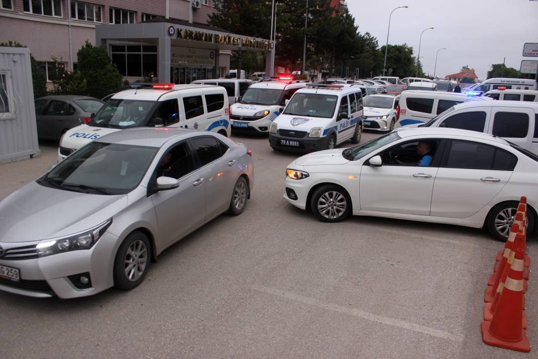 Uyuşturucu ticareti yapan örgüte operasyon: 17 gözaltı - Resim: 10
