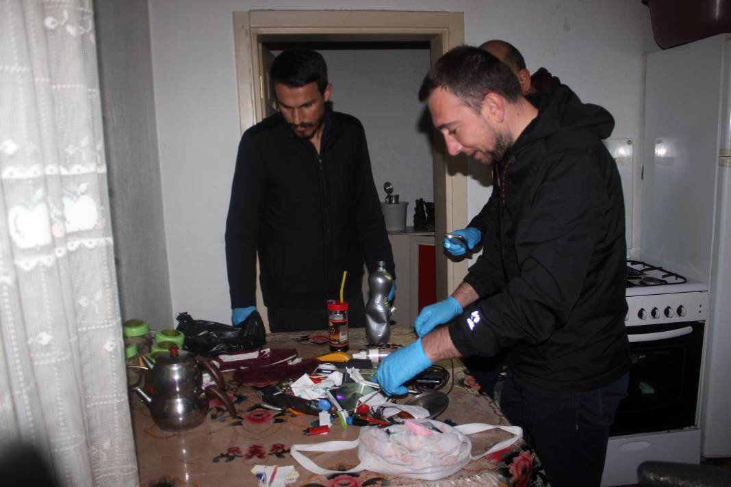 Uyuşturucu ticareti yapan örgüte operasyon: 17 gözaltı - Resim: 9
