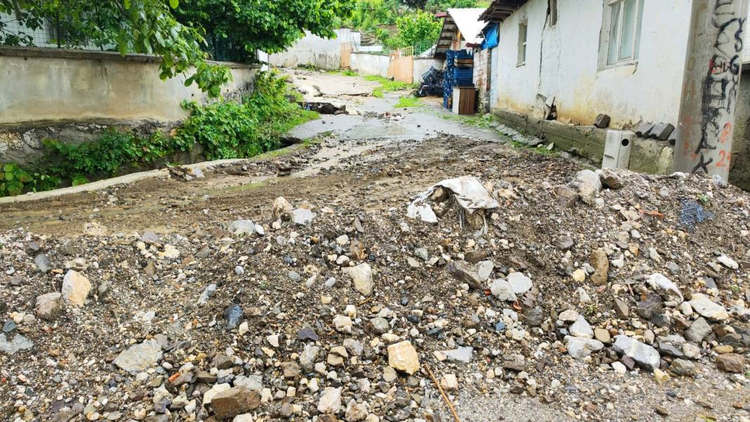 Samsun’da alarm! Cadde ve sokaklar göle döndü: 1 kişi hayatını kaybetti - Resim: 9