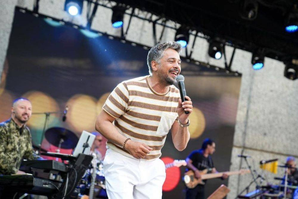 Emre Altuğ oğlu üzerinden Çağla Şıkel'e gönderme yaptı: Bana değil annesine çekmiş - Resim: 9