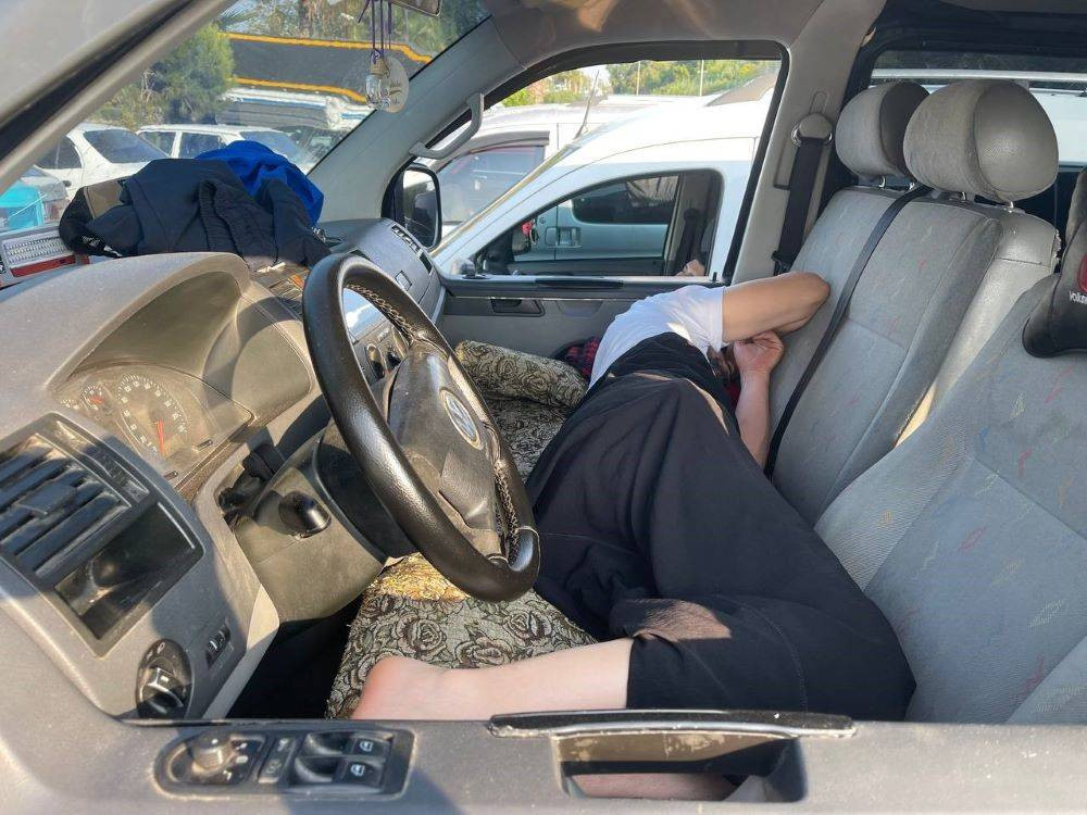 Tatilciler otellerde yer bulamayınca pes dedirten görüntüler ortaya çıktı - Resim: 12