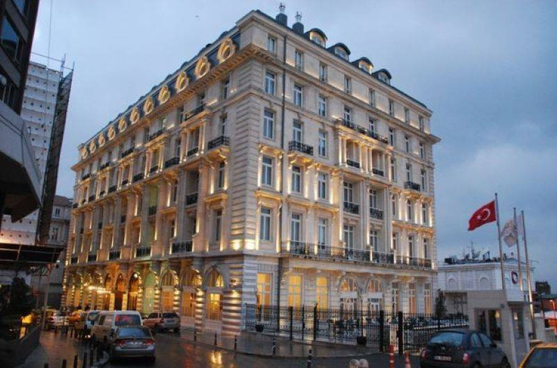 İş insanlarının tarihi bina merakı. Kim nereyi aldı - Resim: 8