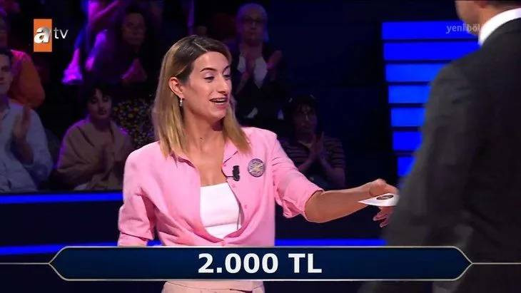 Milyoner yarışmasında seyirciler yanlış yönlendirdi. Verdikleri cevapla genç kızı elettirdiler - Resim: 8