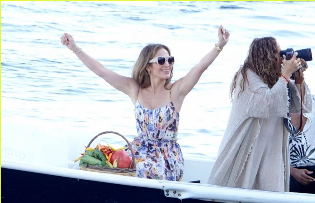 54’lük Jennifer Lopez giydiği mayo ile şov yaptı - Resim: 9