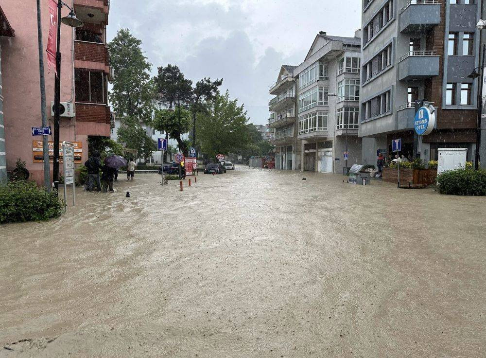 Sel felaketi sonrası gün yüzüne çıktı. Mahalleli şaşkın: Daha önce böyle bir şey görmedik - Resim: 11