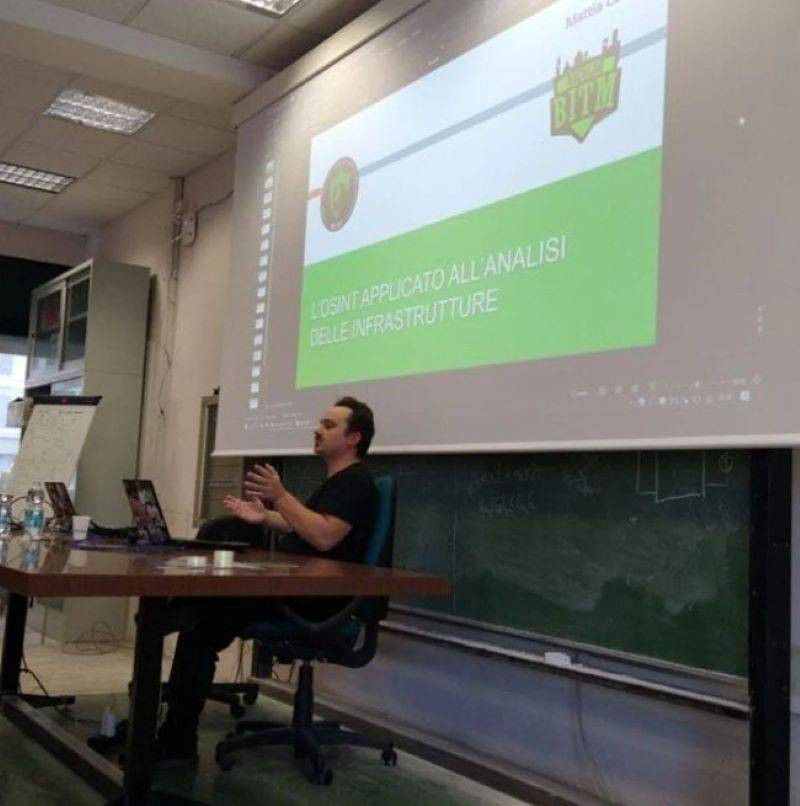 Cüzdan taşımayan adam hesapları parmaklarıyla ödüyor - Resim: 8