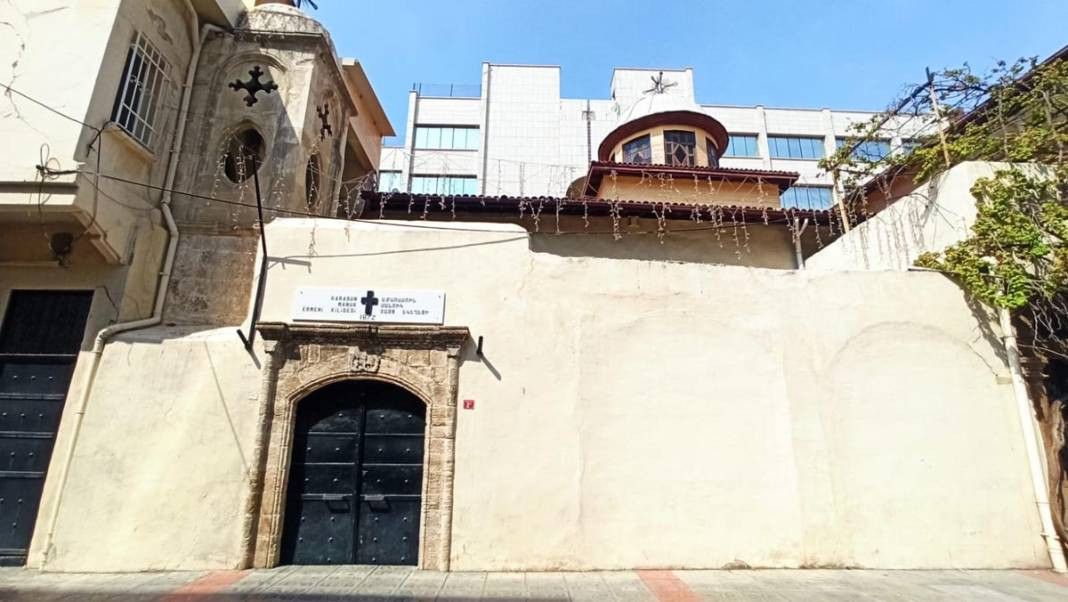 Hatay’da depremde 16 kilise hasar gördü - Resim: 12