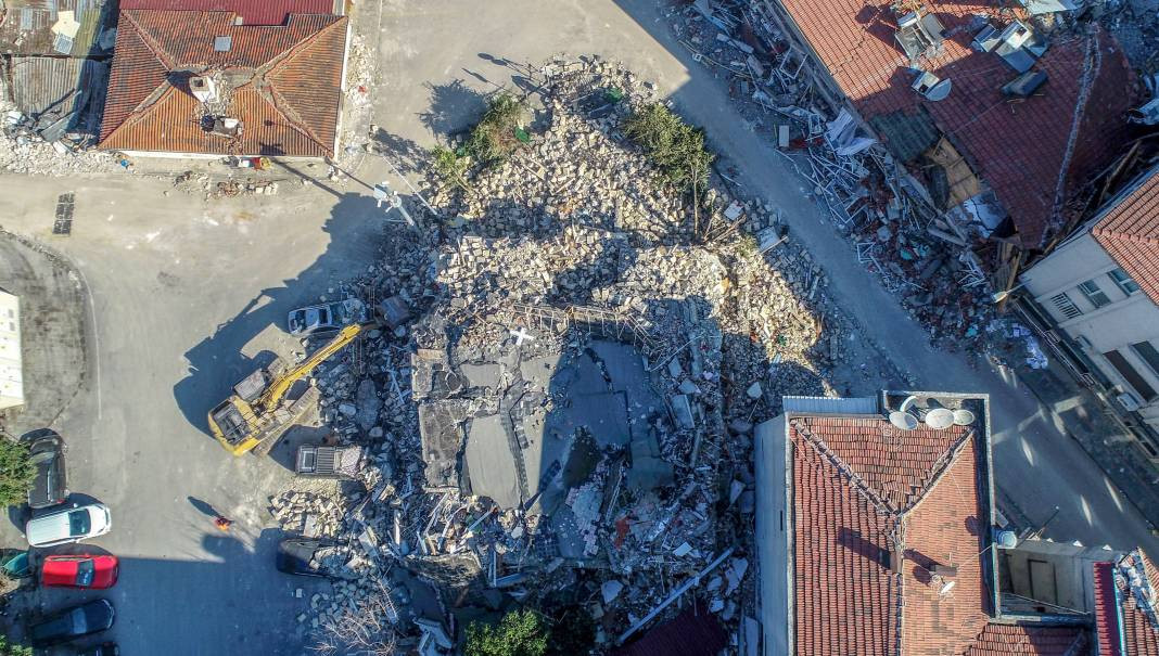 Hatay’da depremde 16 kilise hasar gördü - Resim: 6