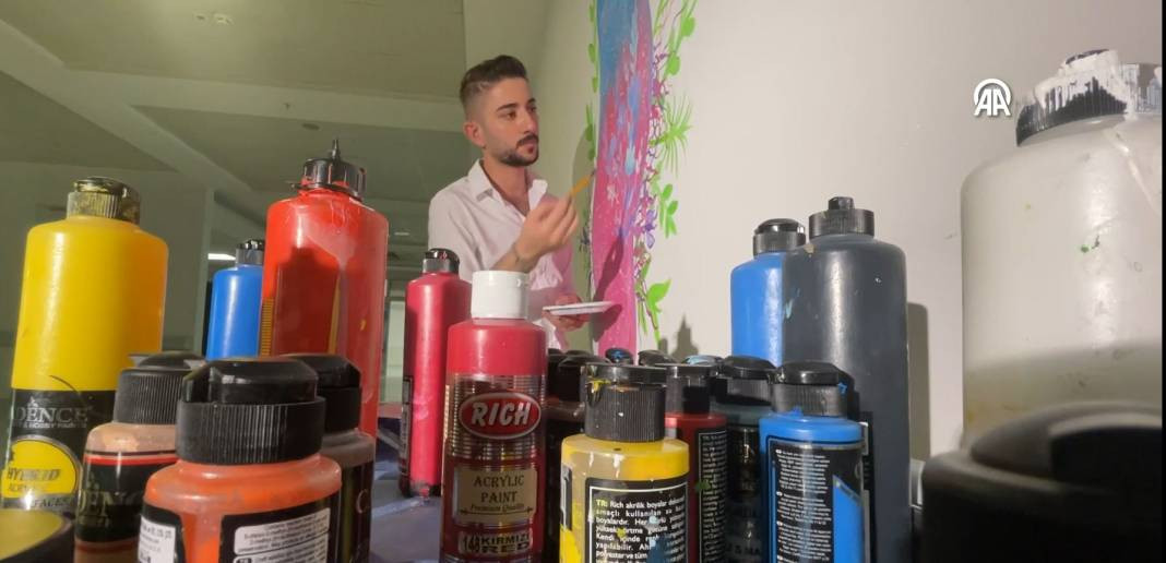 Hastanenin engelli temizlik görevlisi yaptığı resimlerle dikkat çekti. Resim öğretmeni oldu - Resim: 23