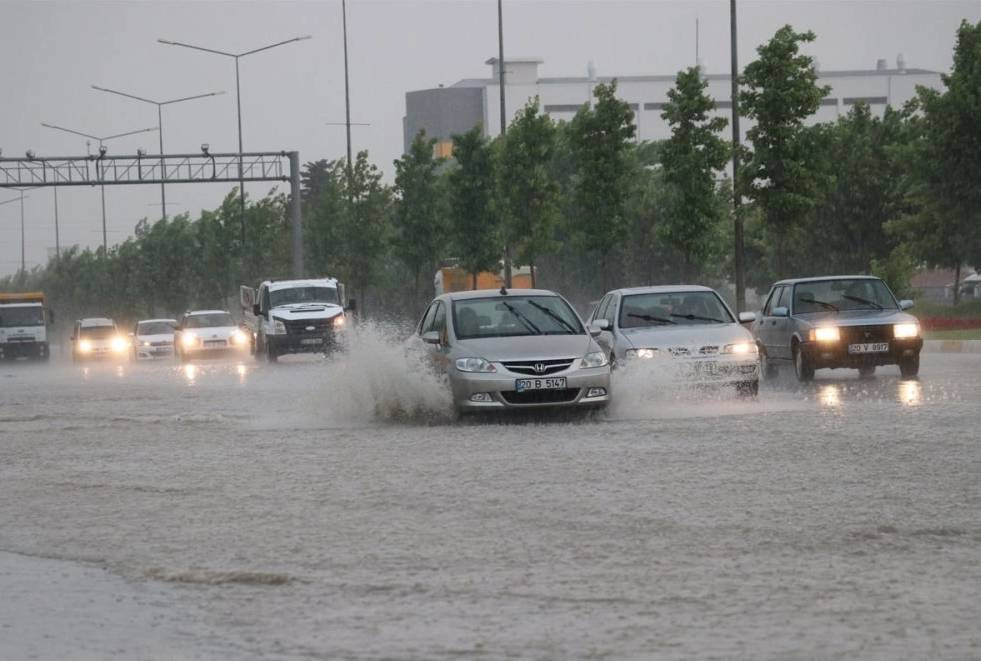 İstanbul’u bugün ve yarın süper hücre vuracak. Dikkat. Karadeniz’den süratle geliyor - Resim: 22