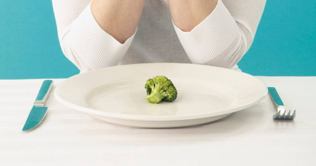 Uzmanlar yaşam süresini kısaltan alışkanlıkları açıkladı. Hepimiz en az birini yapıyoruz - Resim: 12