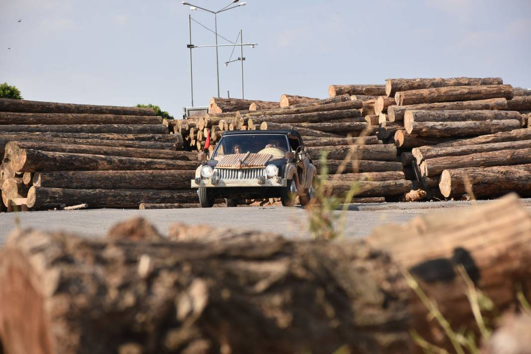 Saz yapımında kullanılan ağaçlarla araba yaptılar - Resim: 4