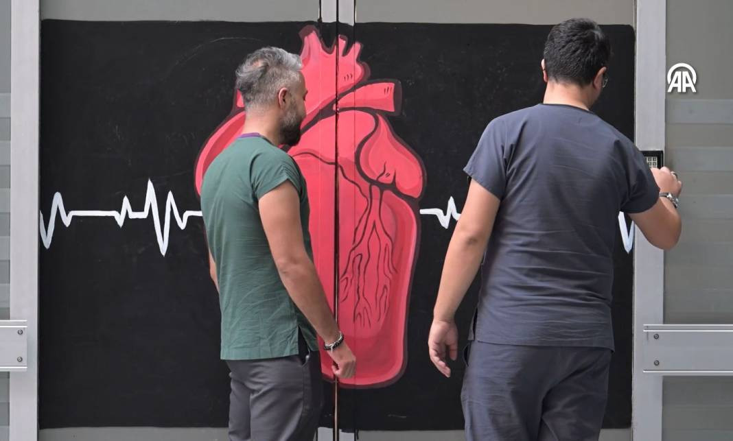 Hastanenin engelli temizlik görevlisi yaptığı resimlerle dikkat çekti. Resim öğretmeni oldu - Resim: 22