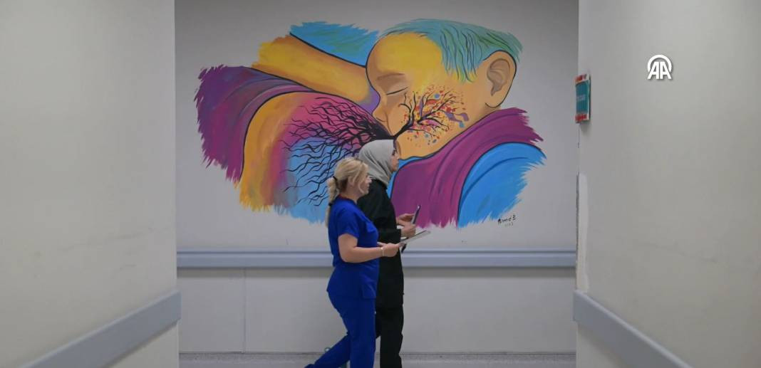 Hastanenin engelli temizlik görevlisi yaptığı resimlerle dikkat çekti. Resim öğretmeni oldu - Resim: 3