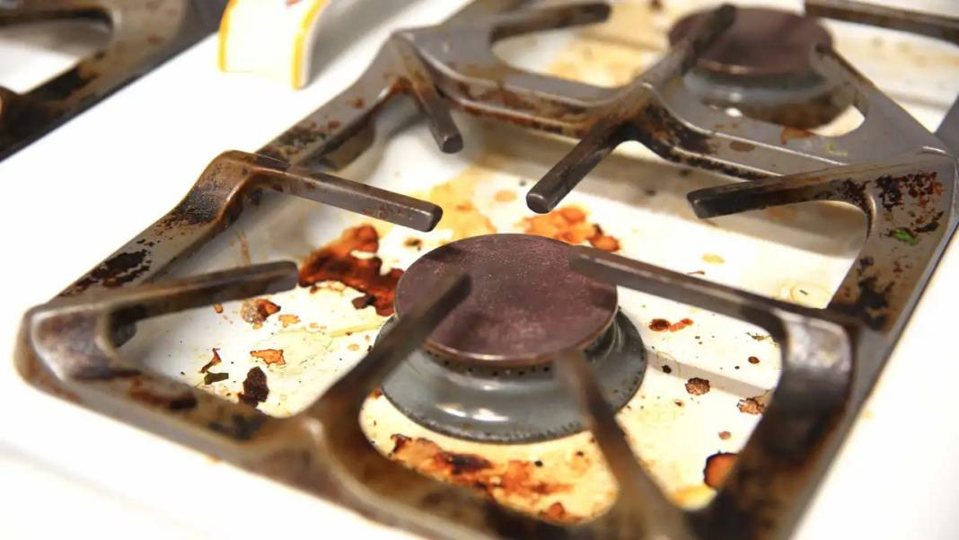 Sadece tek malzeme ile matlaşan ocak yeni alınmış gibi olacak - Resim: 6