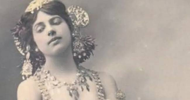 Dünyanın en çok arzulanan casusu. Kurşuna dizilirken bile 12 askere öpücük attı 8'i isabet ettiremedi - Resim: 11