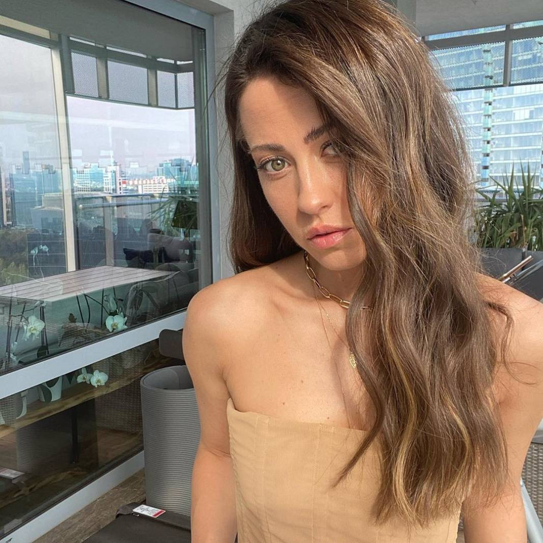 Derya Uluğ bikinili pozlarını peş peşe paylaştı. Fit vücuduyla dikkatleri üzerine çekti - Resim: 6