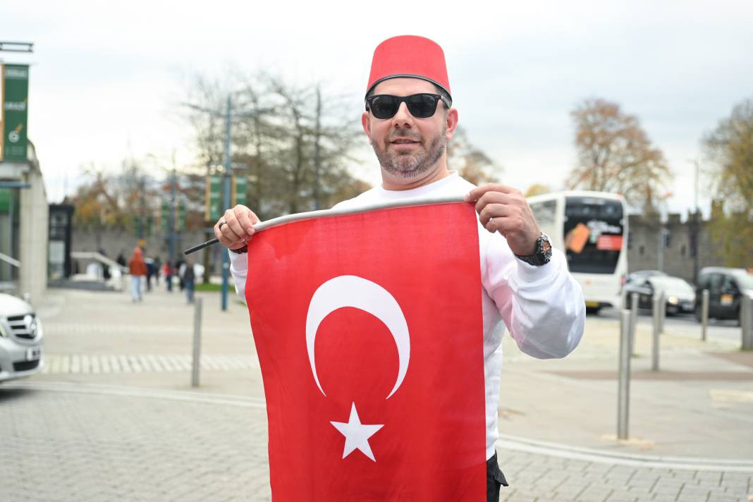 Bir avuç Türk Galler'i salladı. Milli Takımı ayağa kaldırdı 35 bin kişilik Cardiff Stadı'nı 'Türkiye Türkiye' diye inlettiler - Resim: 4