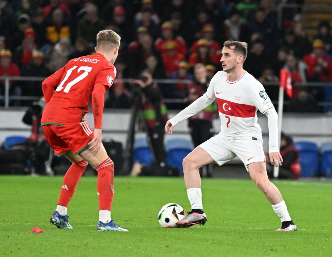 Bir avuç Türk Galler'i salladı. Milli Takımı ayağa kaldırdı 35 bin kişilik Cardiff Stadı'nı 'Türkiye Türkiye' diye inlettiler - Resim: 21