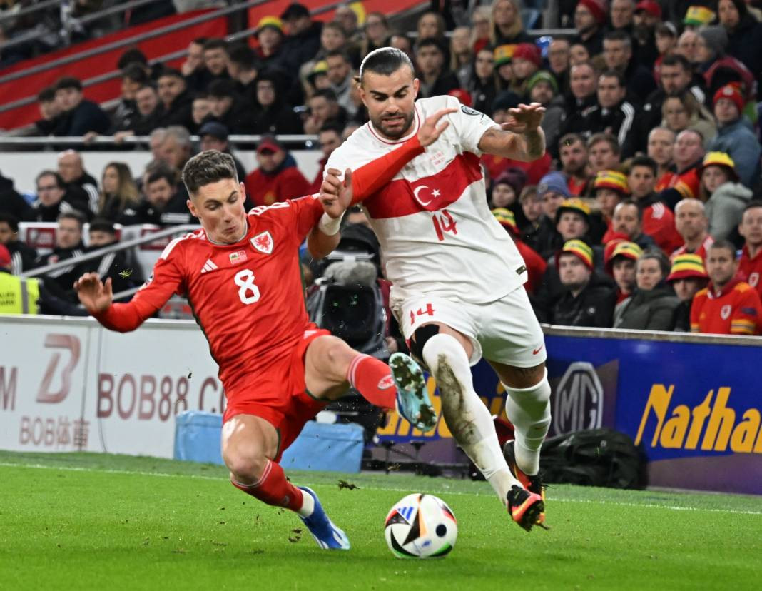 Bir avuç Türk Galler'i salladı. Milli Takımı ayağa kaldırdı 35 bin kişilik Cardiff Stadı'nı 'Türkiye Türkiye' diye inlettiler - Resim: 14