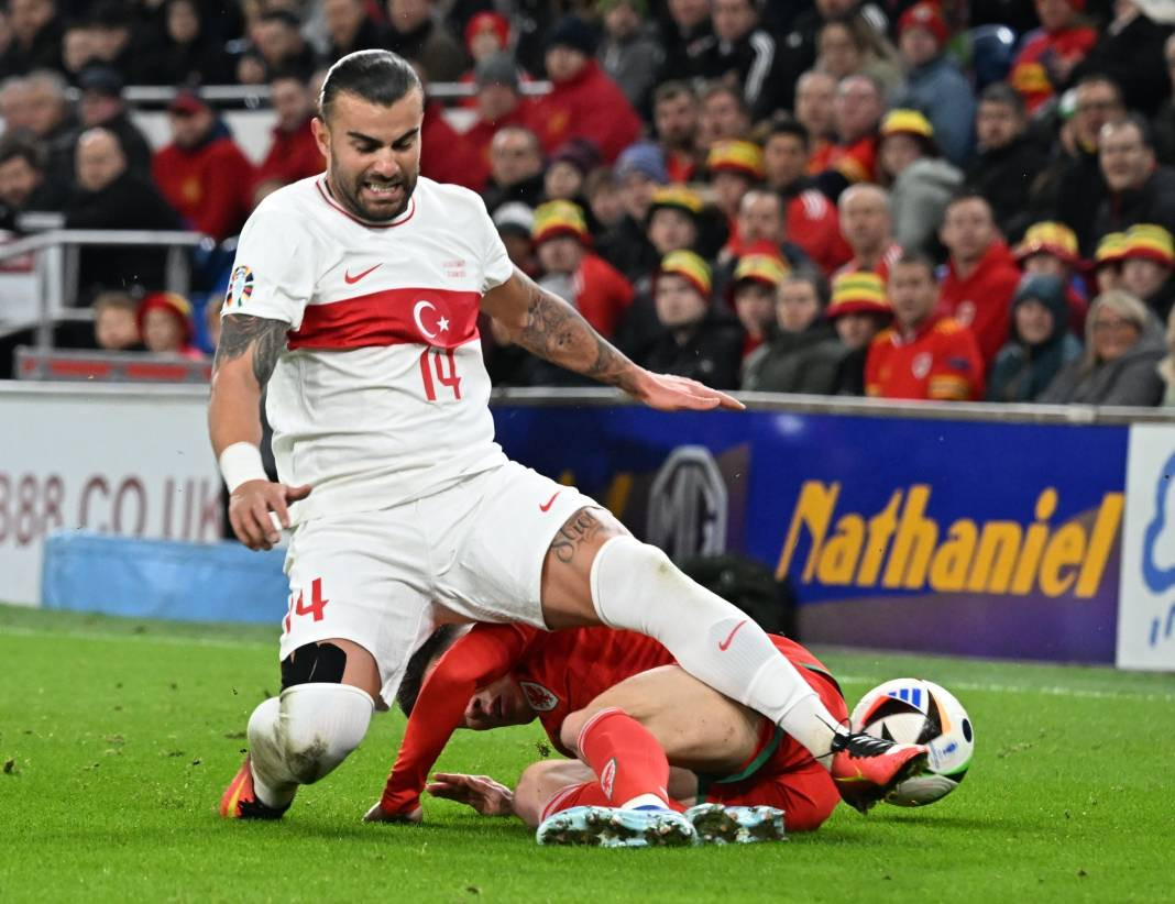 Bir avuç Türk Galler'i salladı. Milli Takımı ayağa kaldırdı 35 bin kişilik Cardiff Stadı'nı 'Türkiye Türkiye' diye inlettiler - Resim: 13