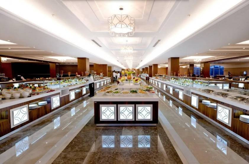 300 odalı lüks otel kelepir fiyata satılacak. Sahibi FETÖ'den hapis cezası almıştı. Türkiye'nin en büyüklerinden biriydi - Resim: 4