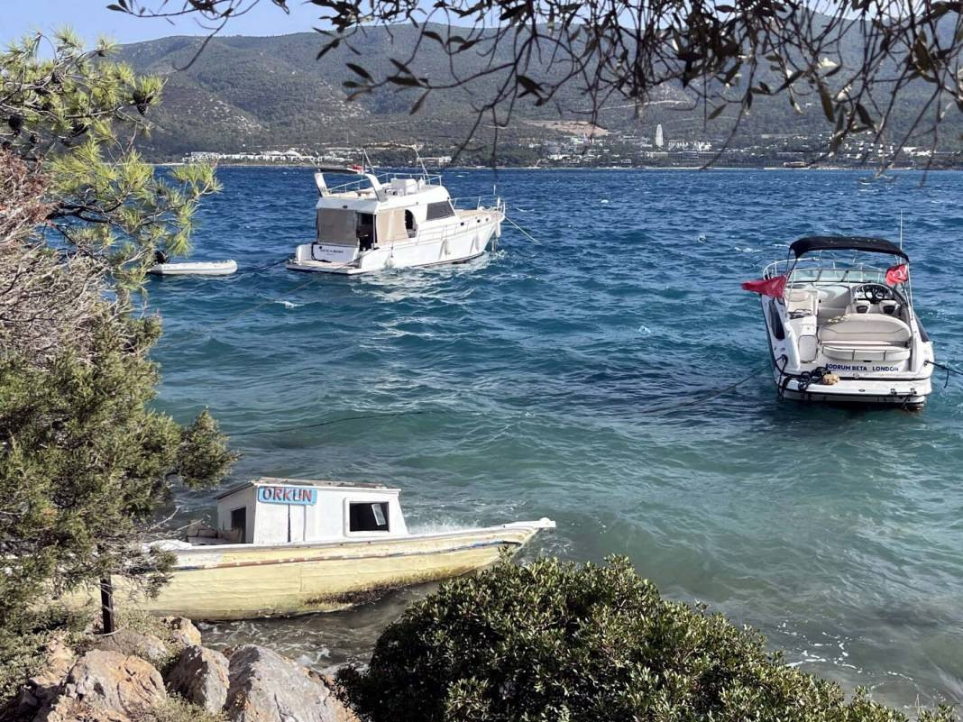 Bodrum'da fırtına 2 tekneyi parçaladı - Resim: 14